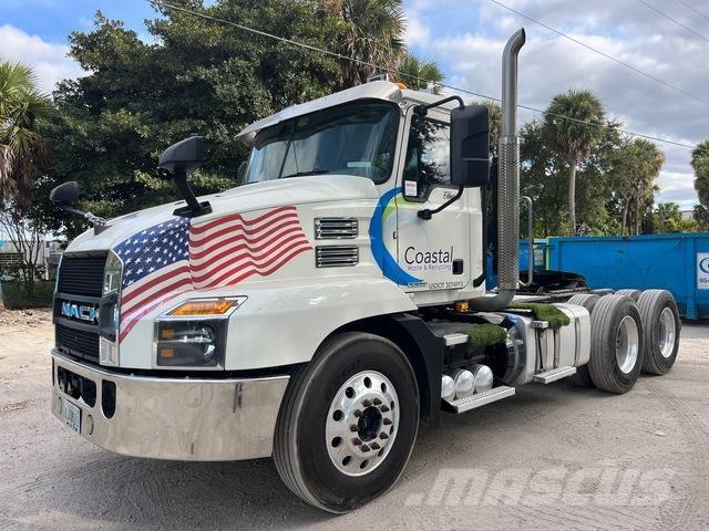 Mack AN64T Vlačilci