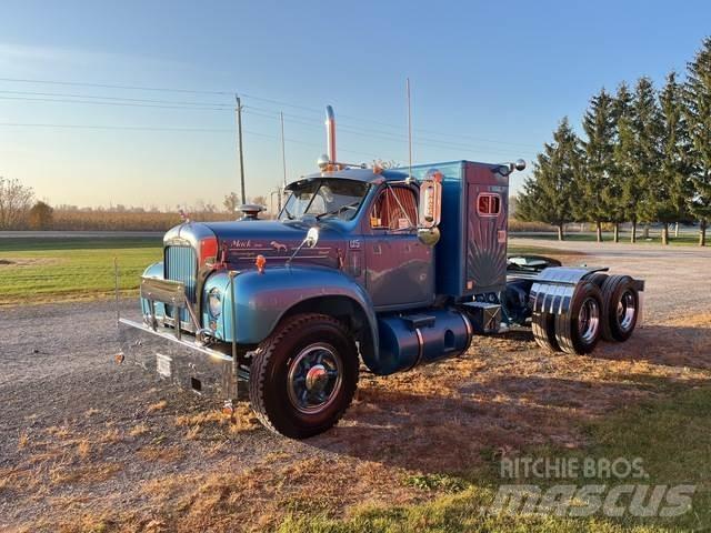 Mack B-61 Vlačilci