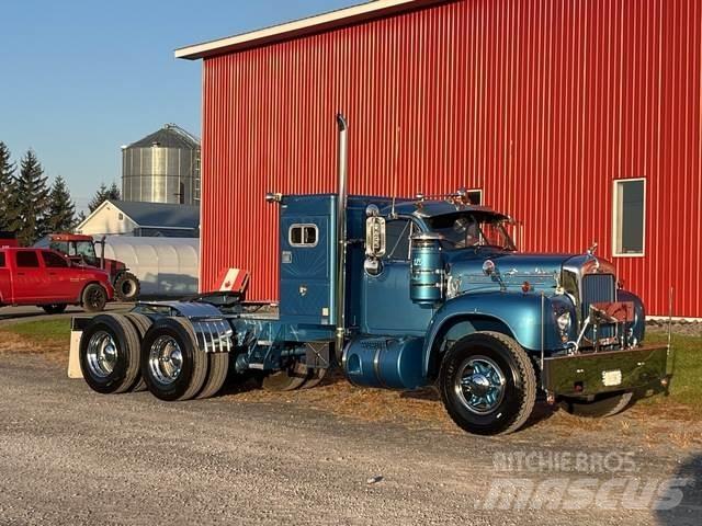 Mack B-61 Vlačilci