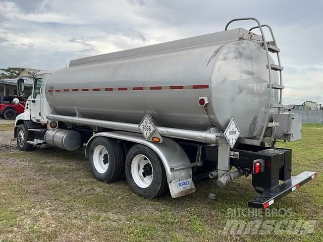 Mack CH613 Tovornjaki cisterne