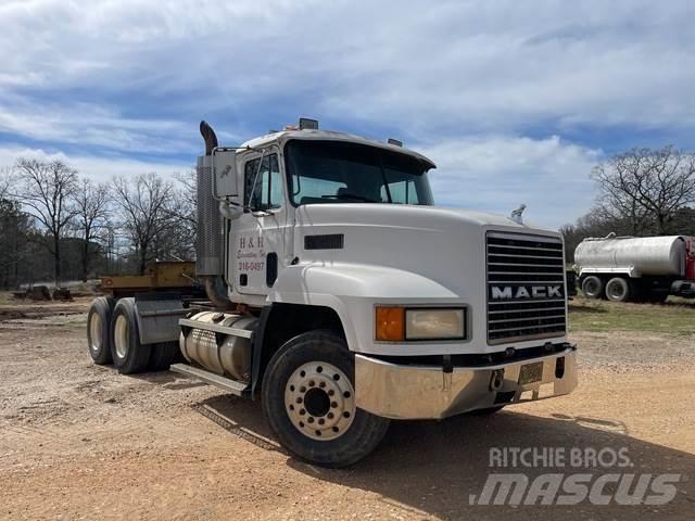 Mack CH613 Vlačilci