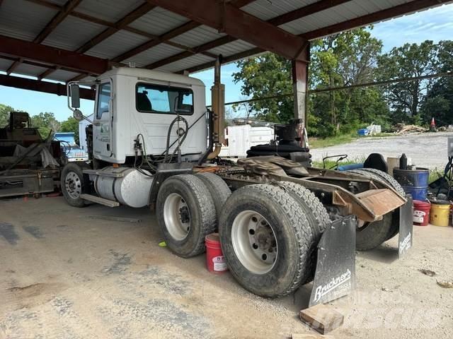 Mack CH613 Vlačilci