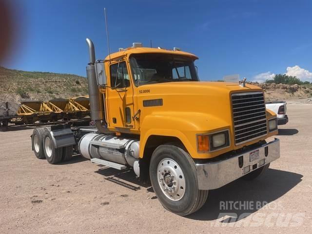 Mack CH613 Vlačilci