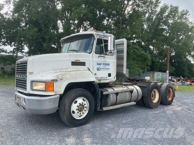 Mack CH613 Vlačilci