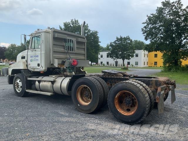 Mack CH613 Vlačilci