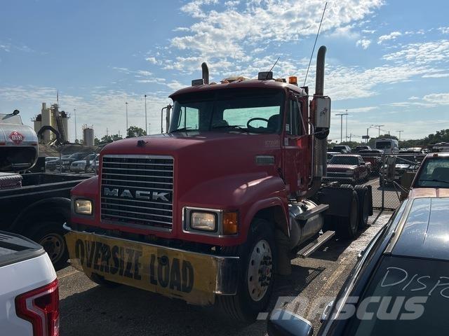 Mack CH613 Vlačilci