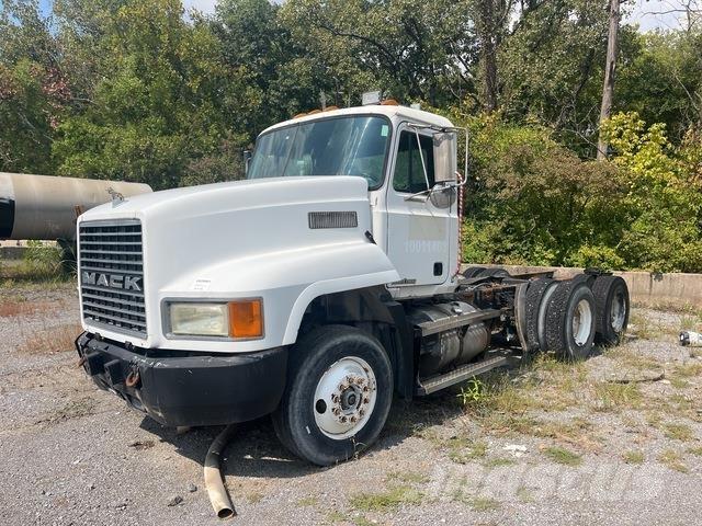 Mack CH613 Vlačilci