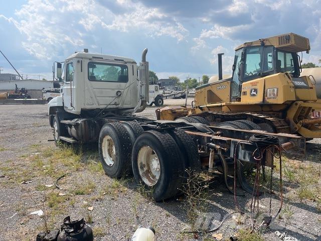 Mack CH613 Vlačilci