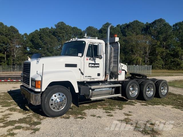 Mack CH613 Vlačilci