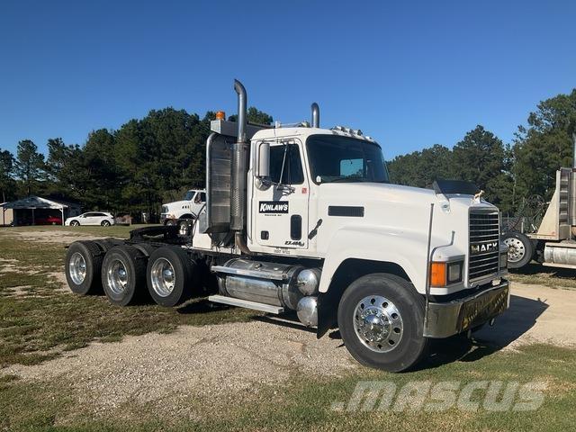 Mack CH613 Vlačilci