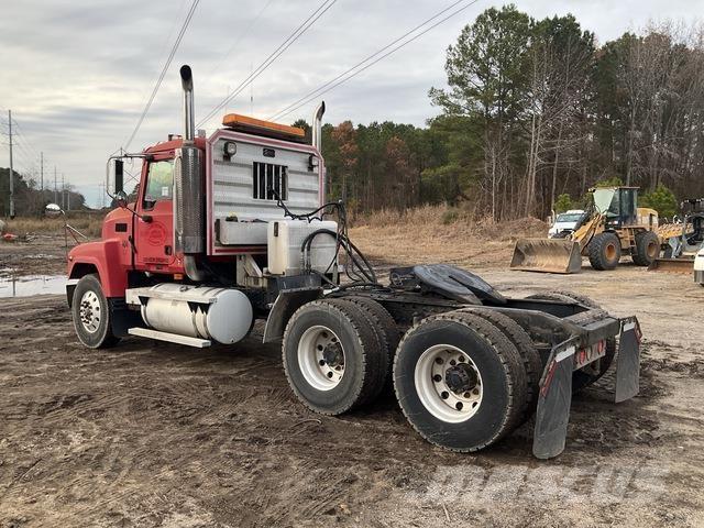Mack CH613 Vlačilci