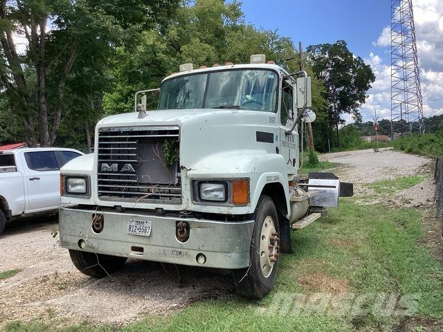 Mack CHN613 Kabine in notranjost