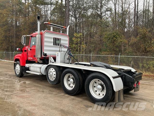 Mack CHN613 Vlačilci