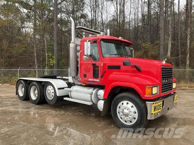 Mack CHN613 Vlačilci