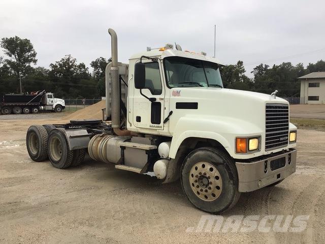 Mack CHU613 Vlačilci