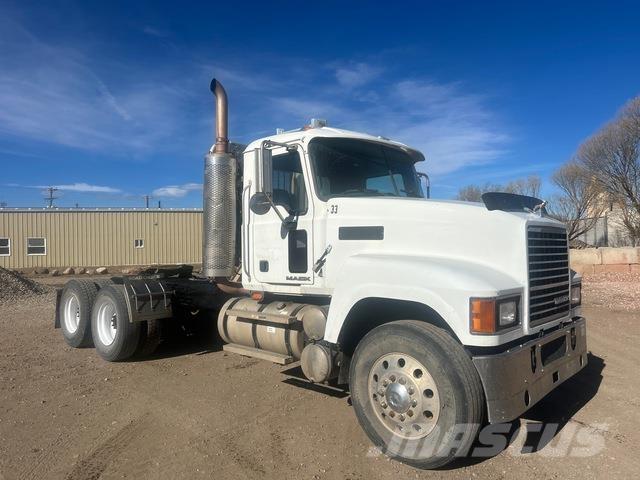 Mack CHU613 Vlačilci