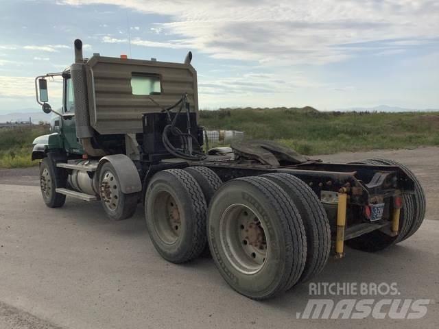 Mack CL733 Vlačilci