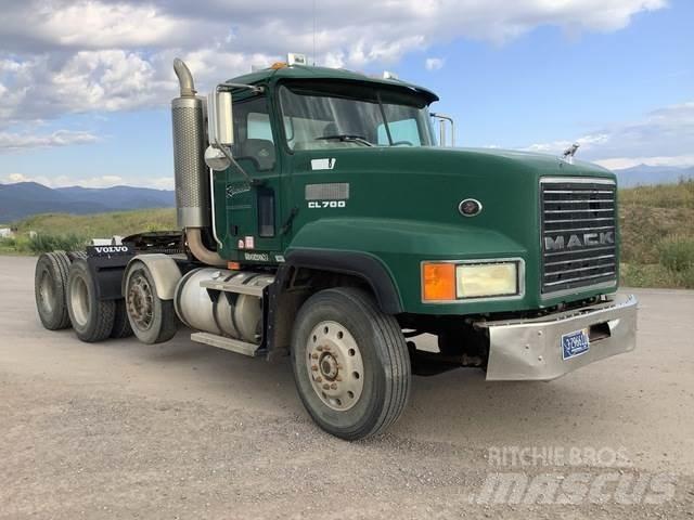 Mack CL733 Vlačilci