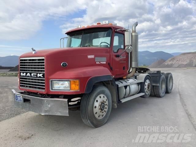Mack CL733 Vlačilci