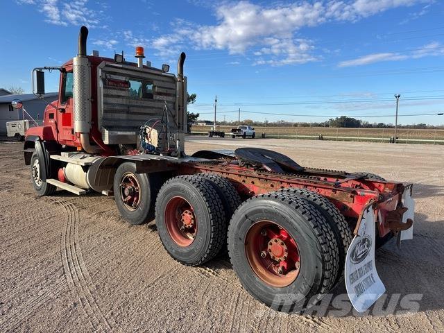 Mack CL733 Vlačilci
