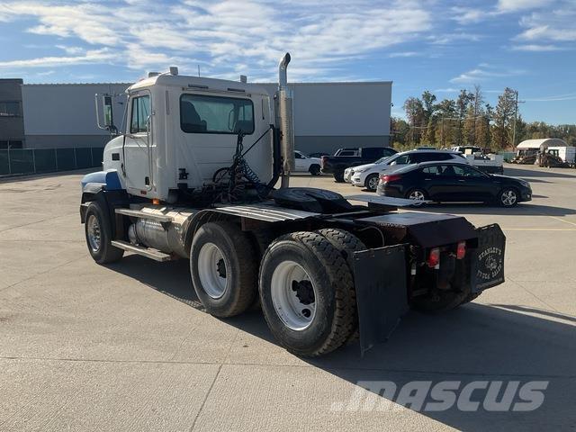 Mack CL753 Vlačilci