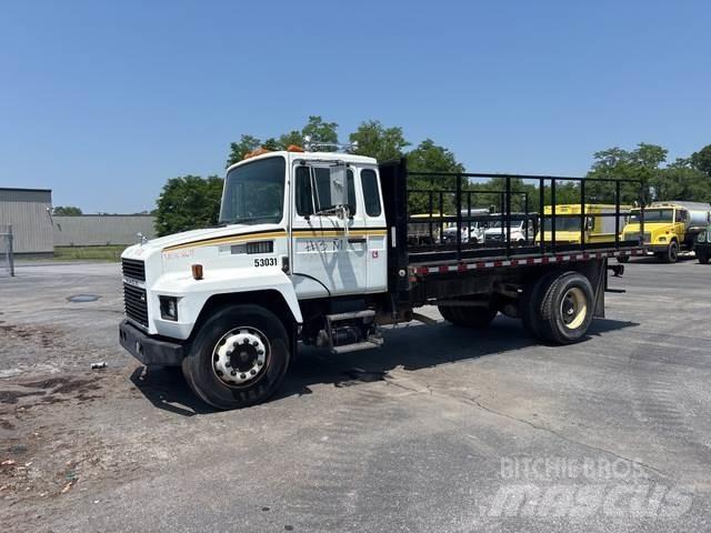 Mack CS300P Tovornjaki s kesonom/platojem