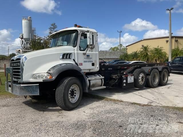 Mack CT713 Komunalni tovornjaki
