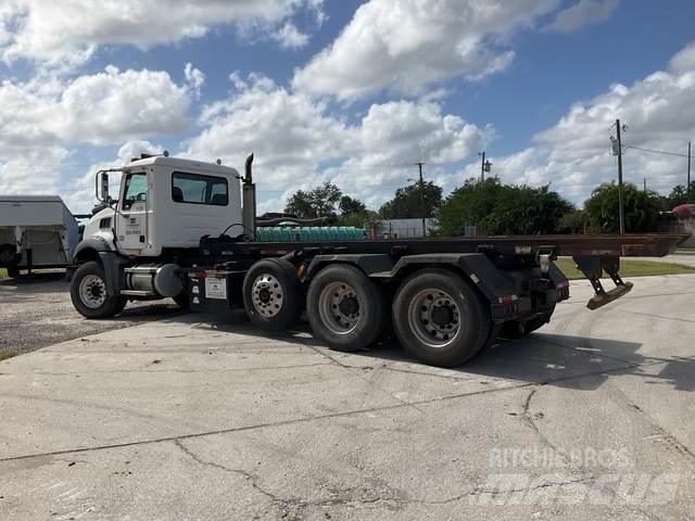 Mack CT713 Komunalni tovornjaki