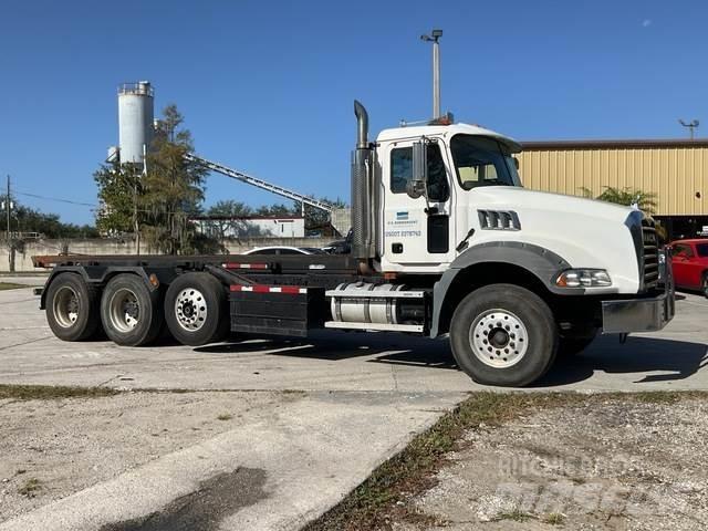 Mack CT713 Komunalni tovornjaki