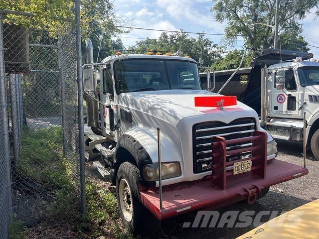Mack CTP713 Vlačilci