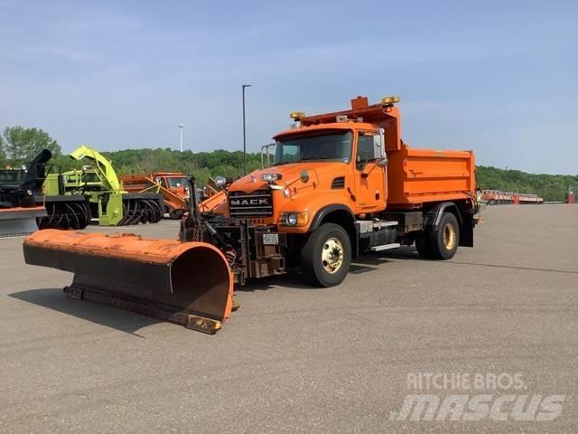 Mack CV700 Snežne deske in plugi