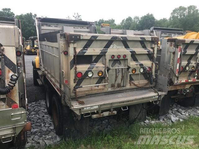 Mack CV700 Snežne deske in plugi