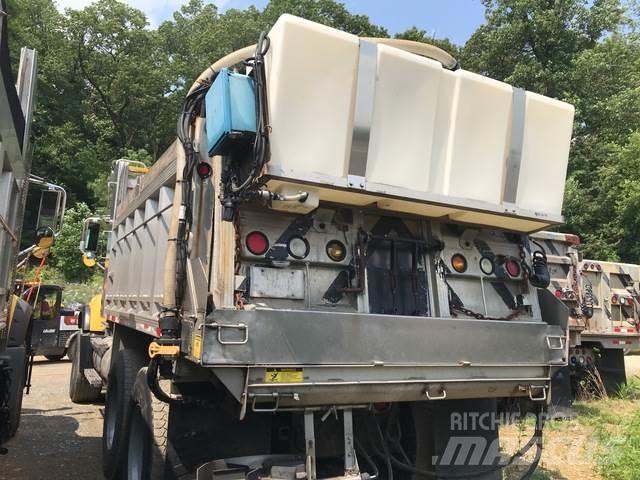Mack CV700 Snežne deske in plugi