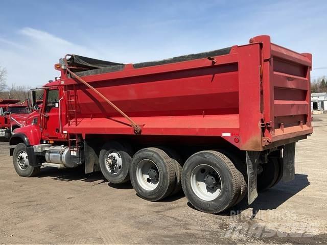 Mack CV713 Kiper tovornjaki