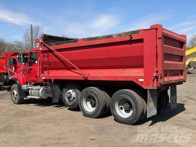 Mack CV713 Kiper tovornjaki