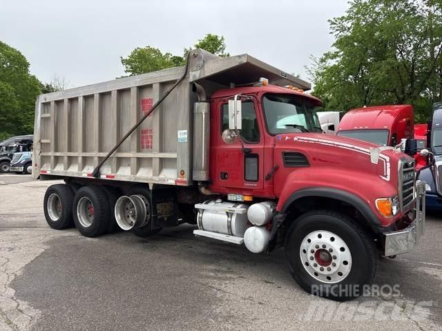Mack CV713 Kiper tovornjaki