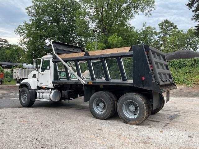 Mack CV713 Kiper tovornjaki