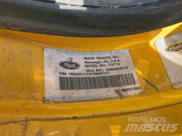 Mack CV713 Snežne deske in plugi