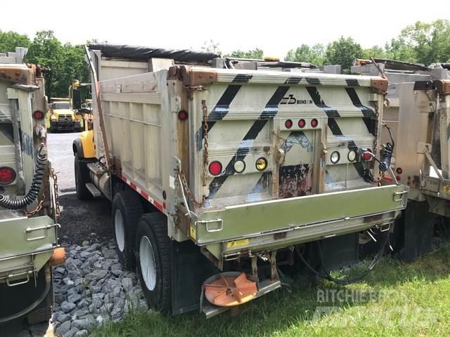 Mack CV713 Snežne deske in plugi