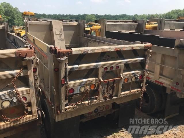 Mack CV713 Snežne deske in plugi
