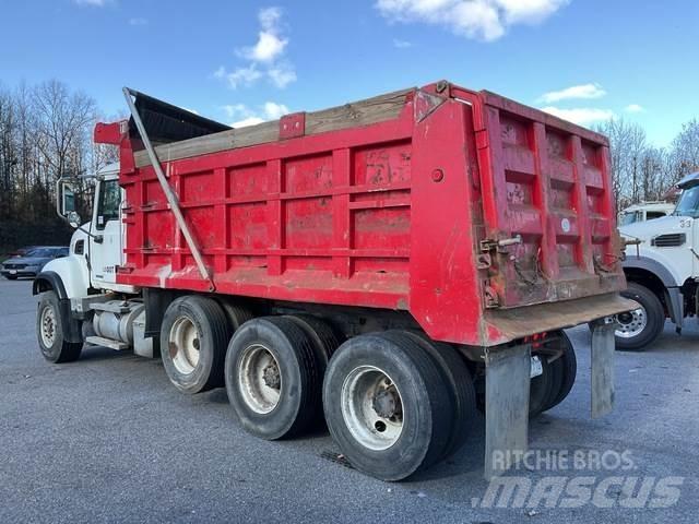 Mack CV713 Kiper tovornjaki