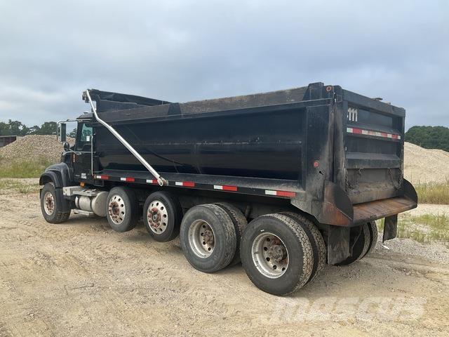 Mack CV713 Kiper tovornjaki