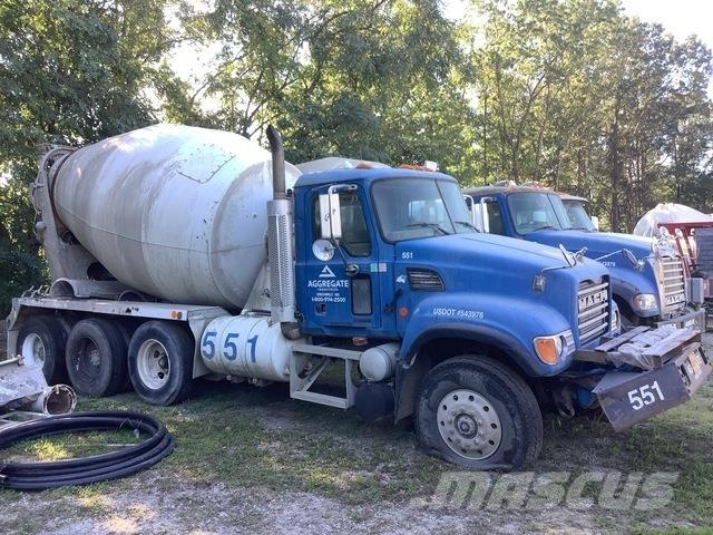 Mack CV713 Kiper tovornjaki