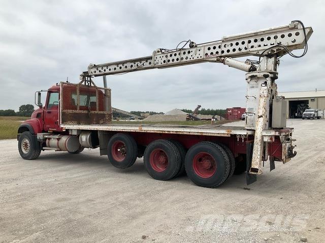 Mack CV713 Drugi tovornjaki