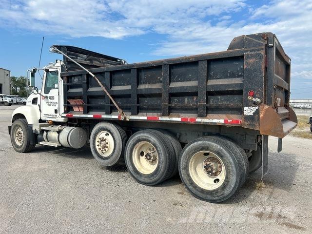 Mack CV713 Kiper tovornjaki