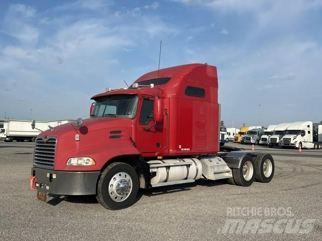 Mack CX613 Vlačilci