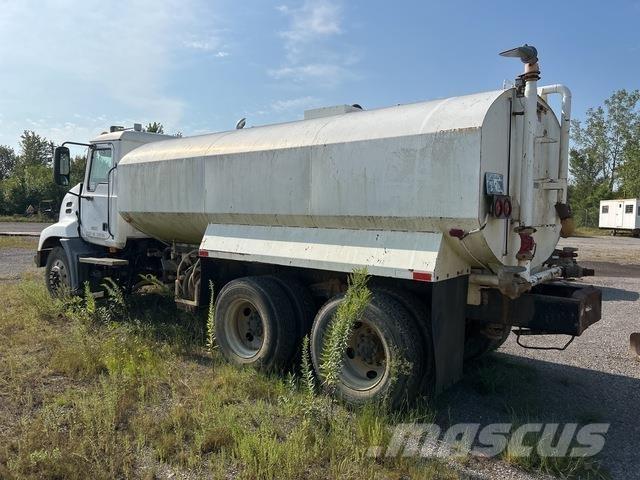 Mack CXN612 Tovornjaki za vodo