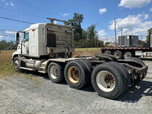 Mack CXN613 Vlačilci