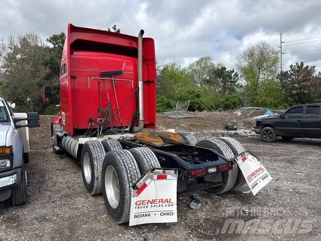 Mack CXU613 Vlačilci