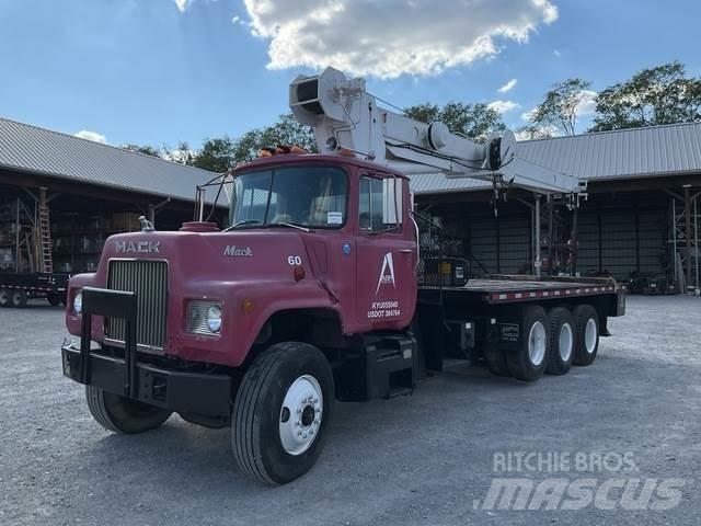 Mack DM686S Drugi tovornjaki